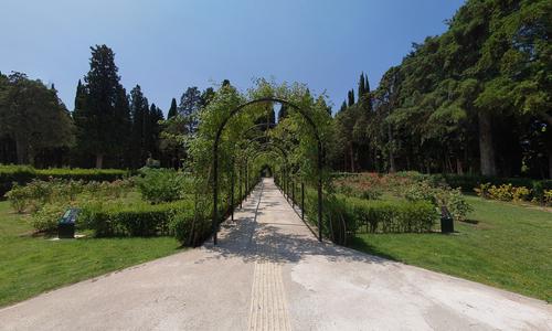 La Rosaleda del Parque Grande