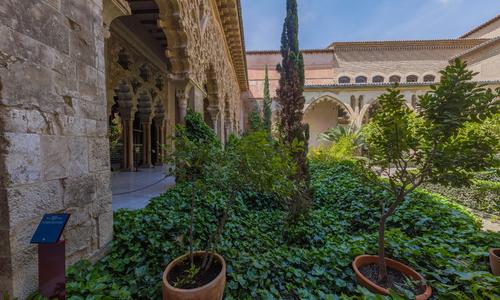 Esquina del patio de santa Isabel