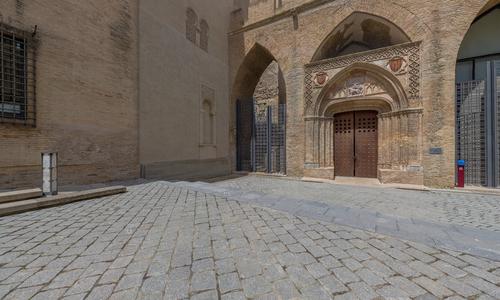 Patio de entrada