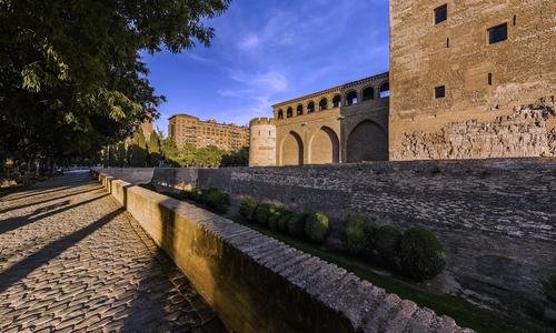 Vista lateral de La Aljafería 2