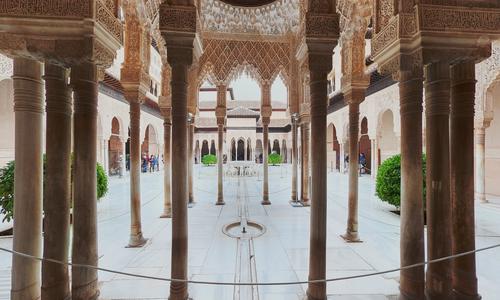 Patio de Los Leones