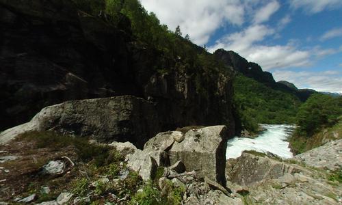 Låtefossen Waterfall